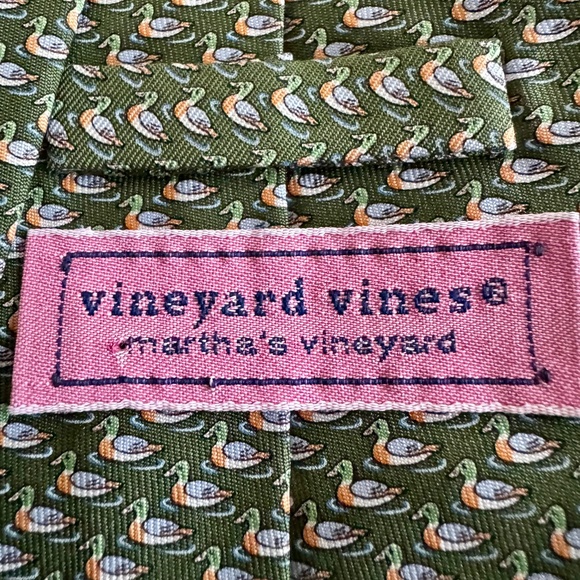 Vineyard Vines Silk Duck Tie - Picture 2 of 4